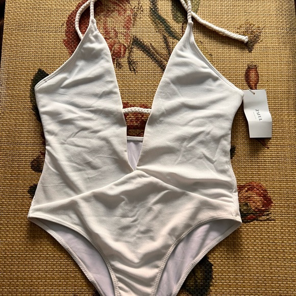 Zaful White One Piece Swimsuit with Plunging V-Neck and High-Cut Legs - Picture 2 of 7